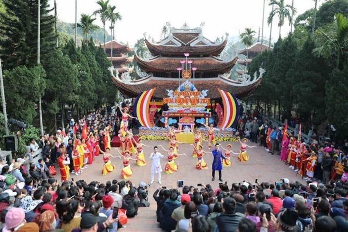 Lễ hội chùa hương thêm đổi mới
